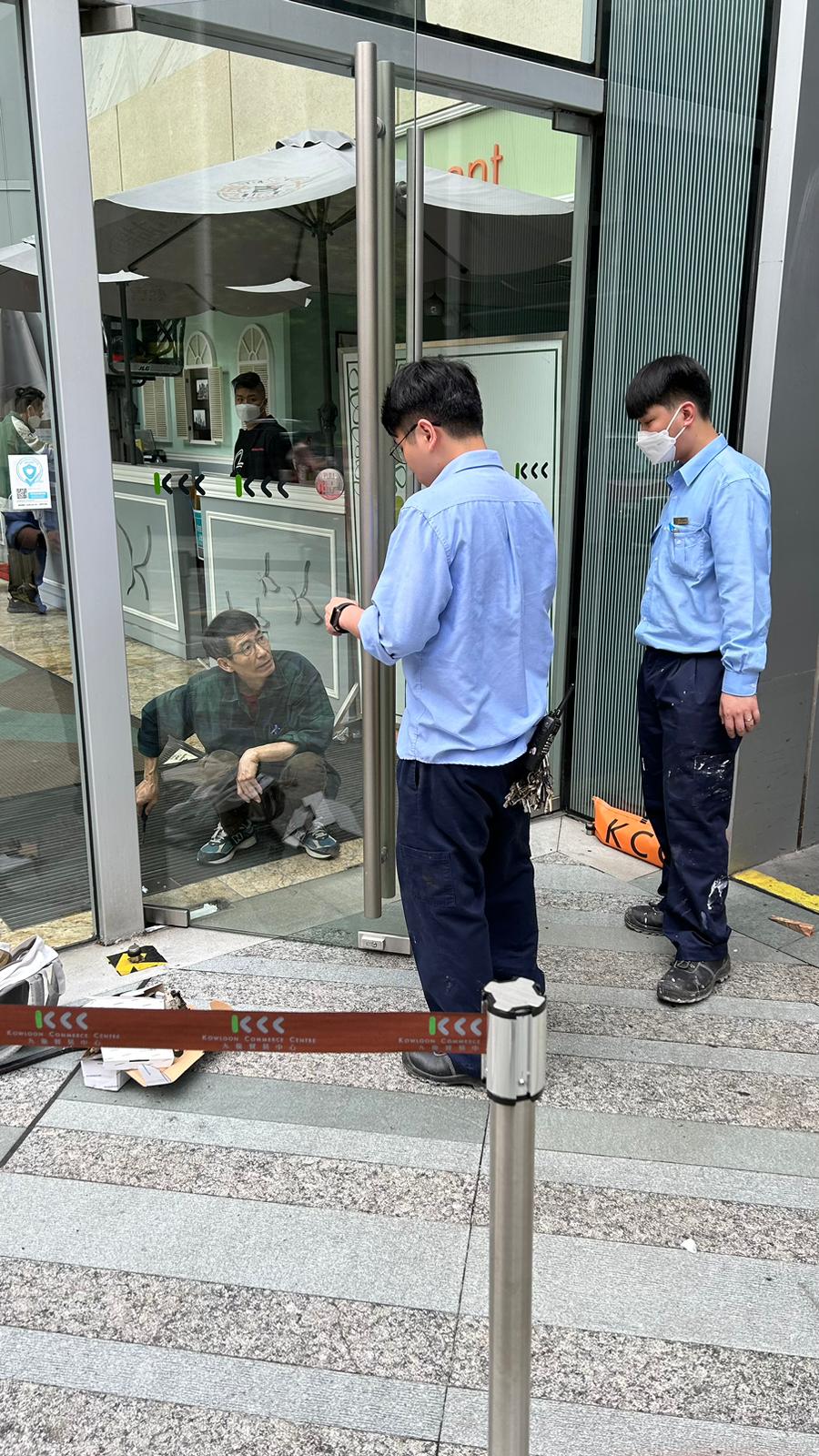 玻璃門